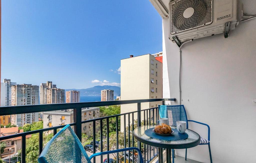 Sunny Apartment In Rijeka Exterior foto